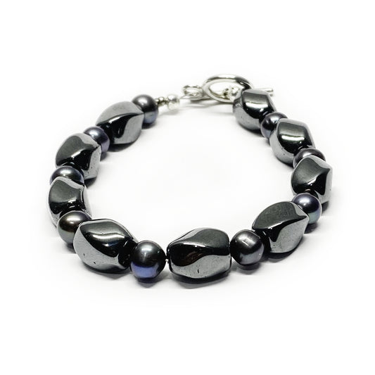 Freshwater Black Pearl and Hematite Bracelet.