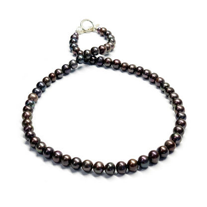 Freshwater Black Pearl Necklace.